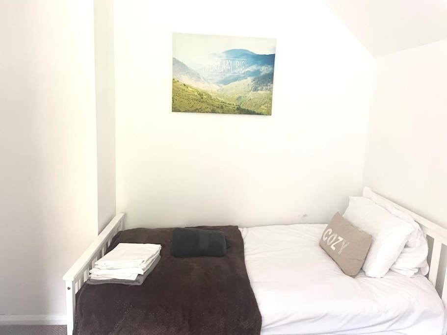 Afan Valley Home - Contractor Accommodation Порт-Толбот Екстер'єр фото
